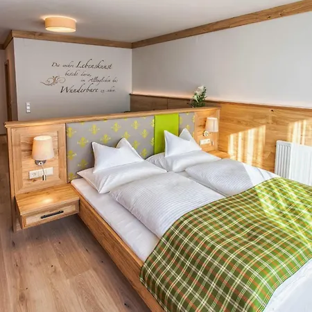 Hotel Sonnenhotel Zum Stern 4*