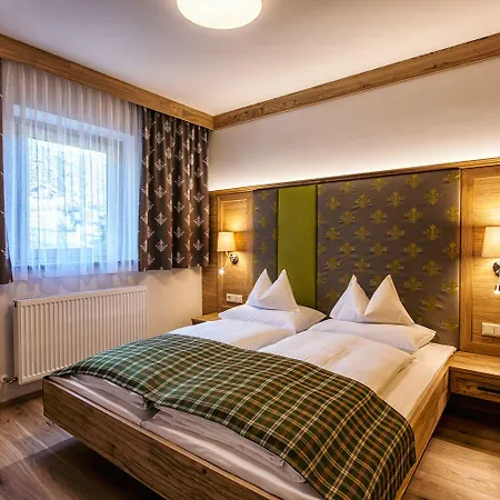 Hotel Sonnenhotel Zum Stern 4*