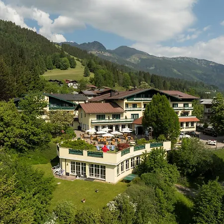 Zum Stern Inkl Gasteiner Bergbahnen Im Sommer Hotel 4*